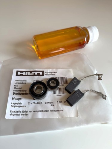 Carbon brushes armature - +,