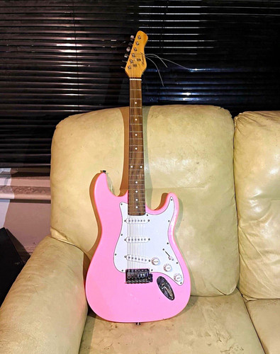 Stratocaster electric guitar - stratocaster,
