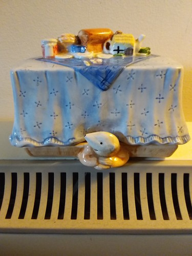 Antique butter cheese dish - butter/cheese,