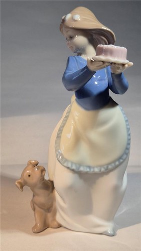 Nao lladro porcelain - by,