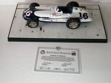 Carousel 1/18 scale 4505