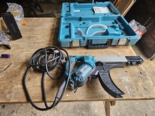 Makita 6844 470W Autofeed