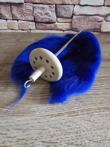 Hand spinning drop spindle - hand,