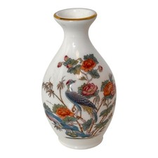Wedgwood Kutani Crane Bone China Small Vase. 9cm high.