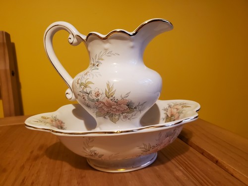 Maryleigh pottery floral jug - pottery,
