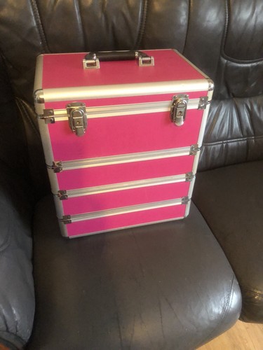 Markwins four tiers - markwins,