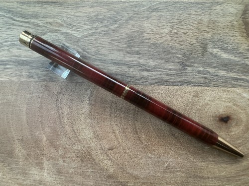Sheaffer targa 1031 ruby - targa, red