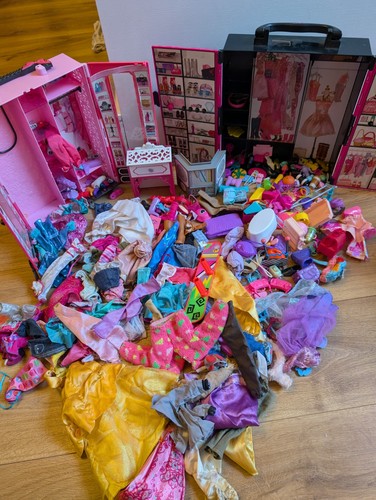 Large bundle barbie ken - large,
