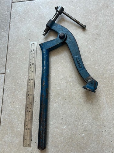 Woden bench holdfast clamp - bench,