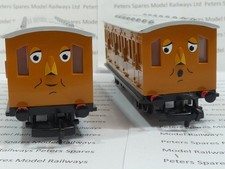 Bachmann OO gauge Thomas & Friends Thomas' Annie and Clarabel Coaches Unboxed