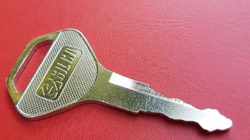 Kawasaki key gpz r - kawasaki,