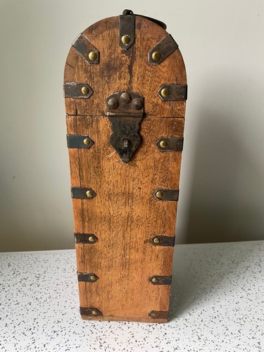 Vintage wine bottle box chest - box,