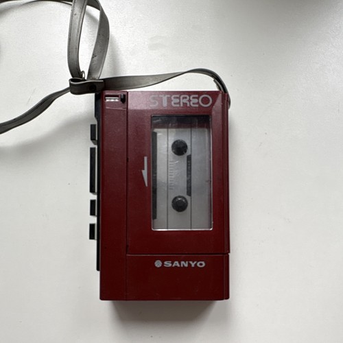 Sanyo vintage portable - sanyo,