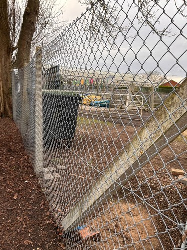 Galvanised chain link fencing - chain,