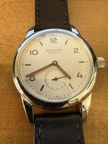 Nomos glashutte club 701 - nomos, hand