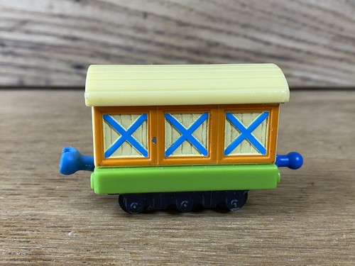 Chuggington diecast box car - box,