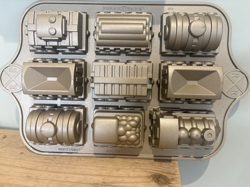 Nordic ware train - tin,