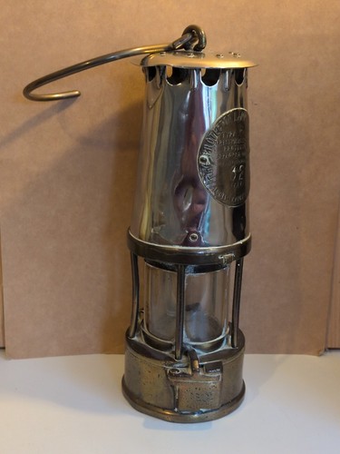 The protector lamp lighting - the,