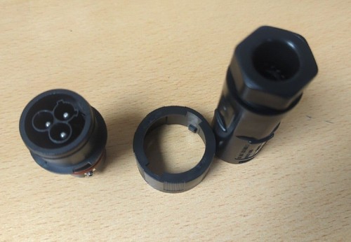 Single phase power connector - single,