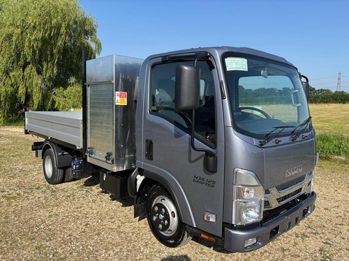 Isuzu n35 lwb utilitruck - (125),