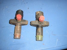 Pair Petter  stationary engine injectors. IESA VC35G