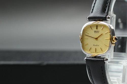 Vintage 1982 mint women - n,