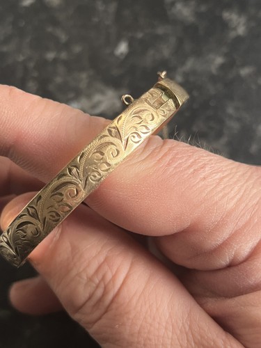 Vintage 9ct gold engraved - gold,