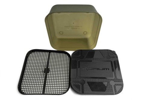 Korum maggot tub and riddle - and, 2