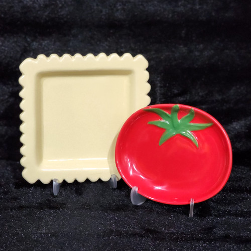 Tomato ravioli shaped tidbit - shaped,