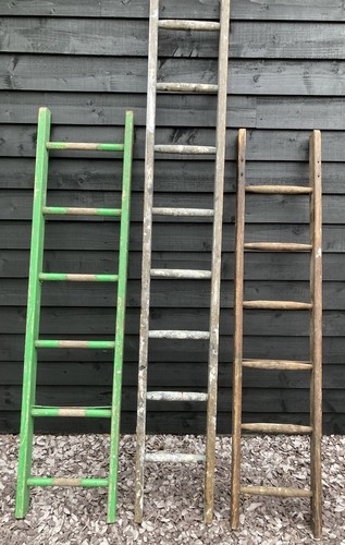 Vintage wooden leaning - vintage,