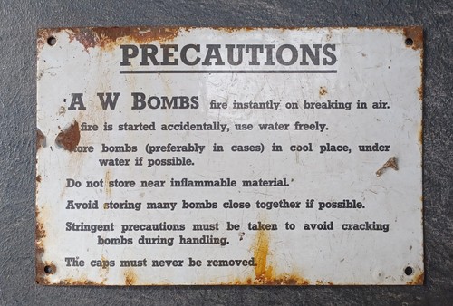 Ww2 vintage original - ww2, enamel