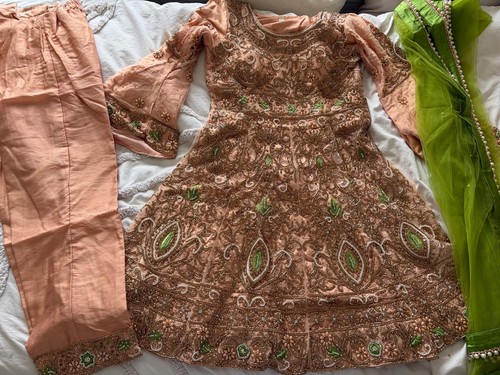 Indian pakistani suit - indian,