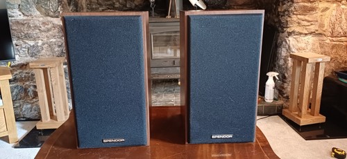 Spendor walnut speakers - a1,