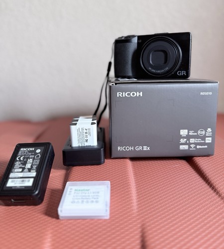 Ricoh iiix 2mp digital - gr,