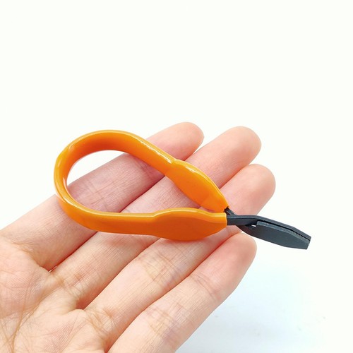 Fly tying hackle tool - hackle,