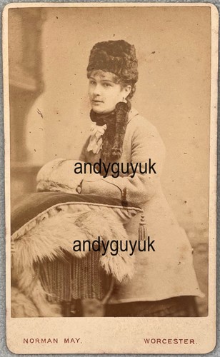 Cdv high fashion lady fur - high,