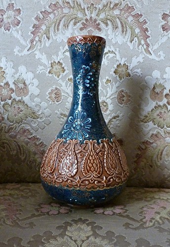 Doulton lambeth slater vase - doulton,