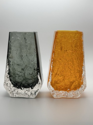 Whitefriars coffin vases - 2,
