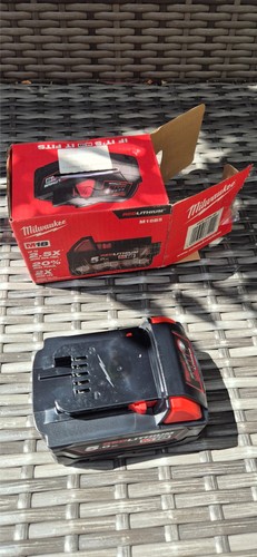 Milwaukee m18b5 0ah red - m18b5, 5.0ah