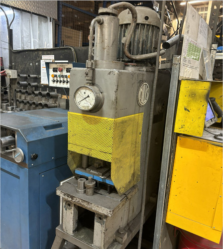 Hydraulic press mills ton - press.,
