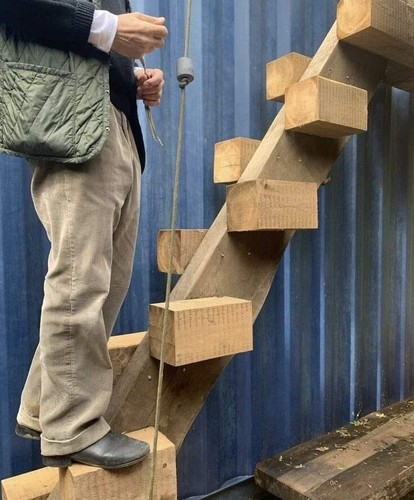 Oak bespoke minimal staircase