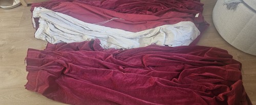 Velvet red curtains - red,