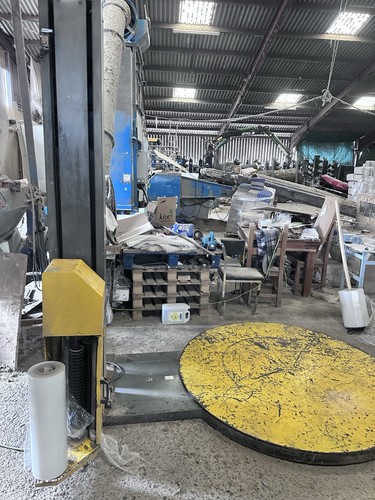 Turntable pallet wrapper - pallet,