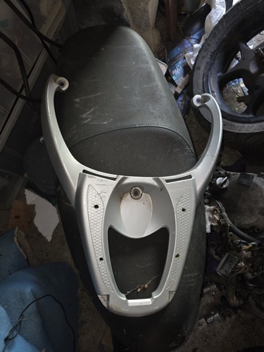 Honda pes 125 luggage - pes,