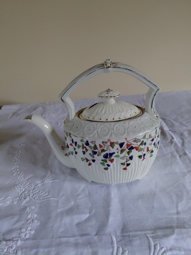 Victorian wedgwood handled - ,