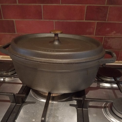 Staub cocotte oval - la,