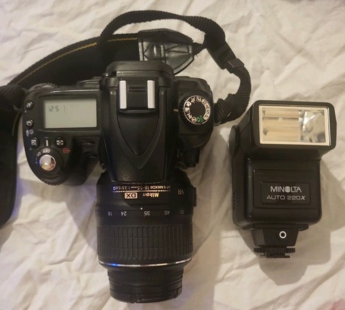 Nikon d90 3mp dslr - nikon,