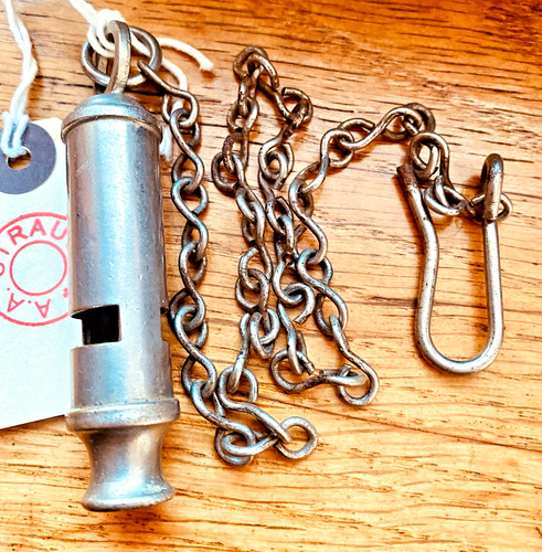 Vintage whistle metropolitan - vintage,