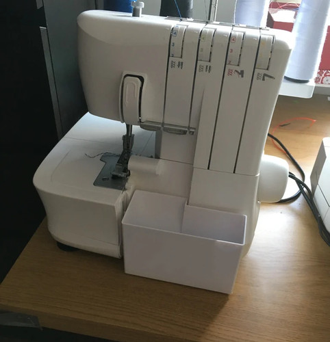 Singer s14 overlocker waste - singer,