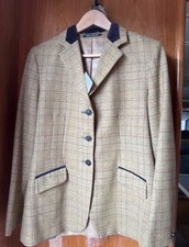 BNWT 35” Chest Stunning